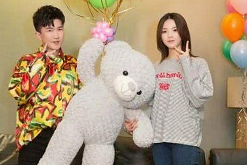 探索《十九岁完整版免费完整版中文免费版下载》的精彩内容与现状